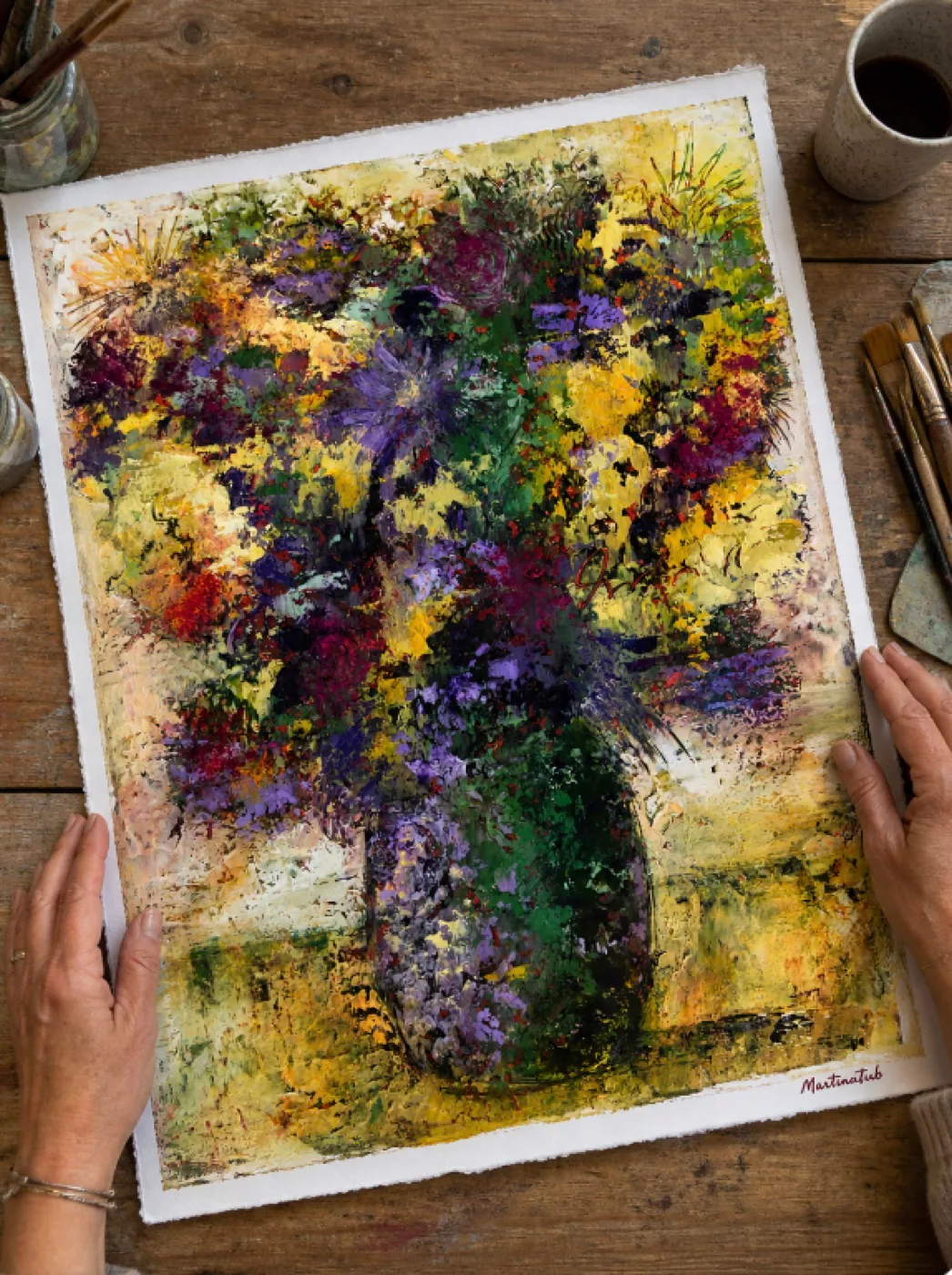 Crée de riches textures, superpose les couleurs et découvre les fleurs cachées dans la peinture.